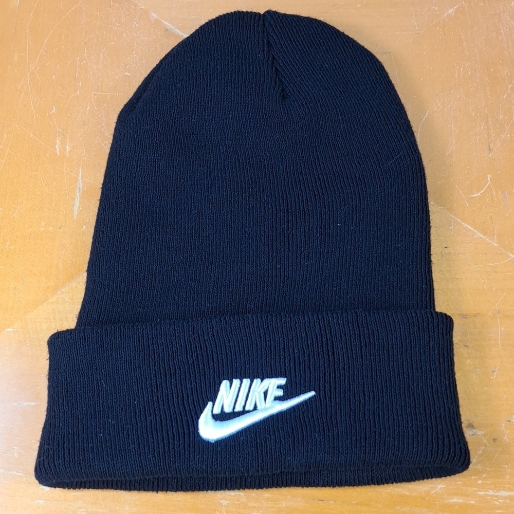 Nike swoosh spell out embroidered logo black & white beanie winter cap